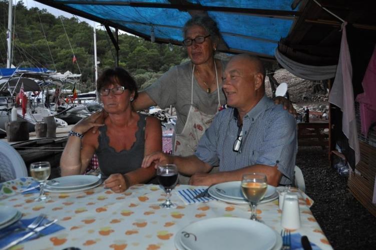 Marie o Runo ned Amigo frun (Anne) som fixa o