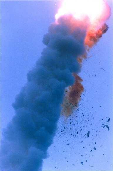 Kostnad: $500 000 000 (1996) Explosion av Ariane 5 En raket och fyra forskningssatelliter förstördes Orsak: Mjukvarufel.