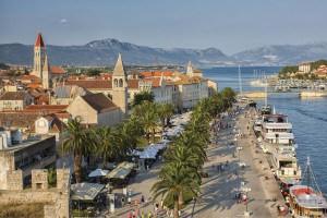 Reseprogram Kroatien 2019 Lördag 25 maj Avresa med flyg från Sverige med destination Split. En egen buss tar oss till marinan i Trogir (15-20 minuter).