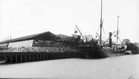 Ferdinand Boberg Vid ett besök på Värtagasverket drar en frisk internationell fläkt över dess platsbildningar och genom dess gränder, där man samtidigt kan uppleva såväl Chicago, Lübeck som Norberg.