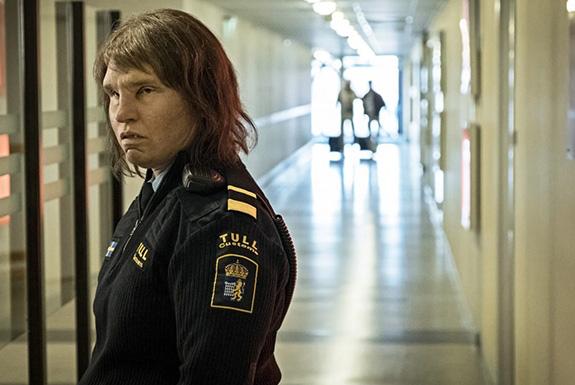 Via dessa verkliga platser som konstnären levde i får vi ett fascinerande Det finns ett mörker i oss alla och det porträtt av en av historiens mest älskade,