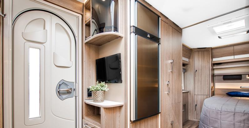 NYTT KABE 2019 Royal, Hacienda, Imperial Classic Ädelsten Kompressorkylskåp NYTT INNOVATIVT KYLSKÅP Nu är det här! Kylskåpet med dubbelhängd dörr som kan öppnas från två håll.