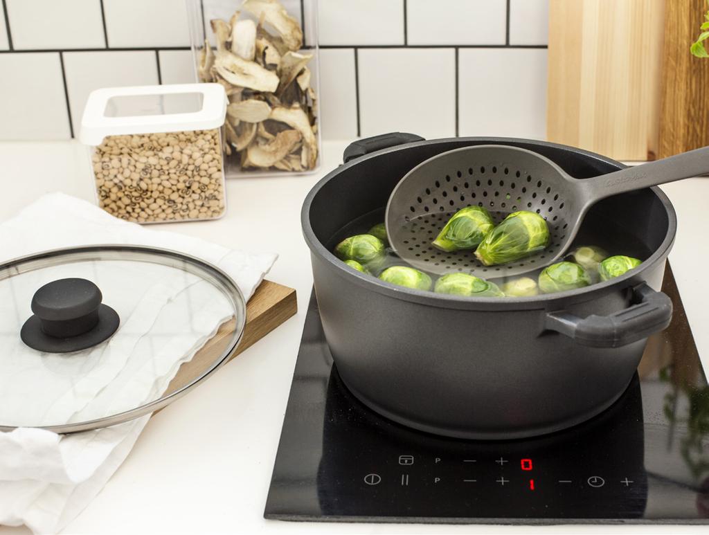 MATLAGNING Dessa kok- och stekkärlsserien med tjock, kapslad