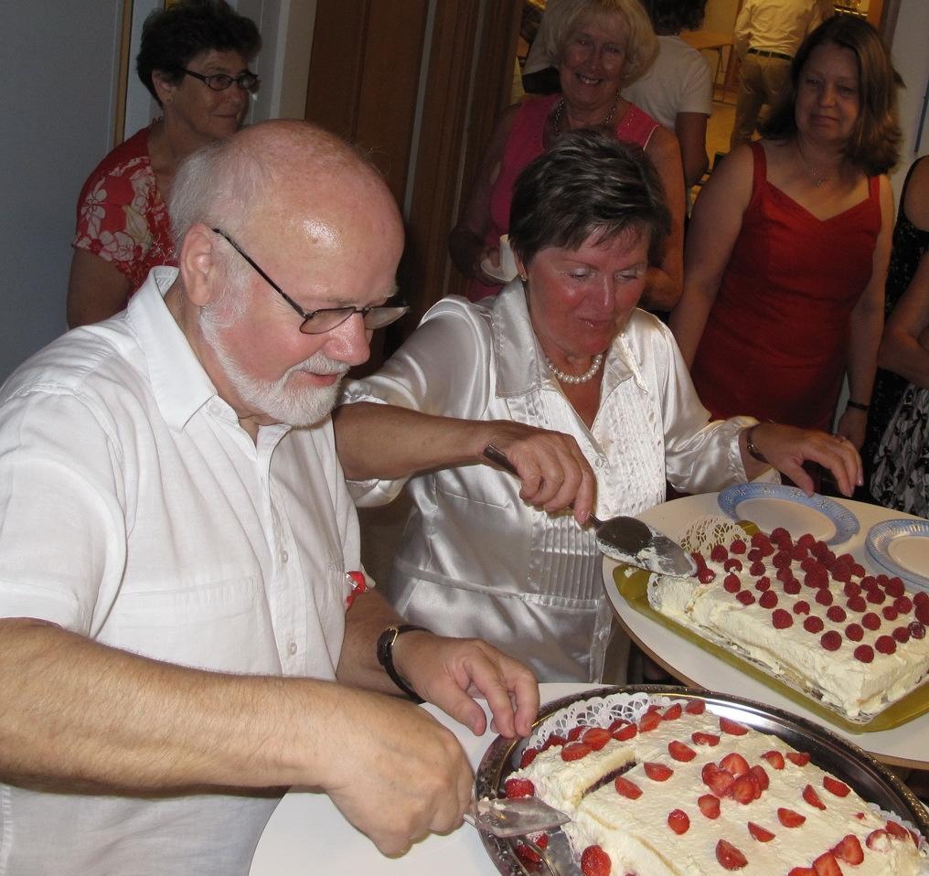 Ett stort och hjärtligt tack för alla gratulationer på min 90-årsdag samt alla bidrag till Vi-skogen säger Arne Lake Vart 5:e år Vi har några gånger haft ett gemensamt