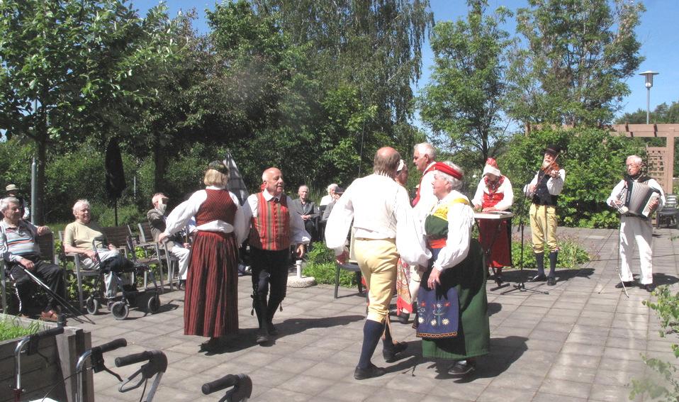 För säkerhets skull vill jag påminna de aktiva om vad som kommer att pågå i vecka 25: Måndag 16/6 extraträning inför uppvisningarna Tisdag 17/6 Tallbohov Onsdag 18/6 Björkens äldreboende Torsdag 19/6