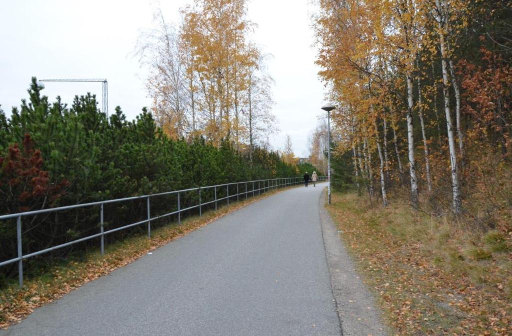 Belysning saknas längs stora delar av sträckan.