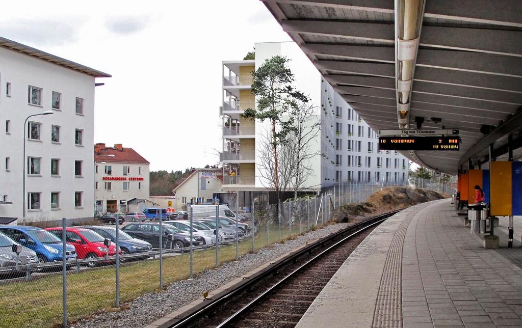 Sida 16 (34) Örbyleden och vyn från Sirapsvägen visar därmed två olika uttryck i fasaden.