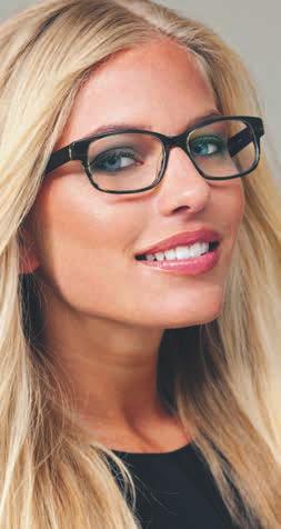 Mannen tillskriver mogen blond kvinna Mannen tillskriver mogen blond kvinna