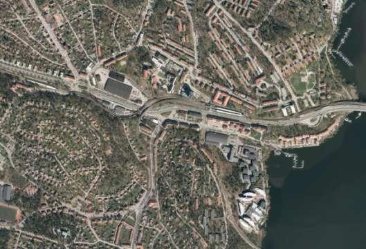 Trafikområden uppta ca 20 % av markytan inom området Drottningholmvägen utgör dock även till vissa delar en mycket effektiv kommunikationsbarriär, inom det föreslagna utredningsområdet finns två