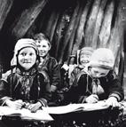 Undervisningen har bland annat skett i samband med att samerna kristnades. En särskild skola, nomadskolan, startades 1913 för samiska barn som kom från renskötande familjer.