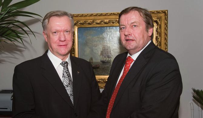 kommunernas garanticentral Administration och personal Kommunernas garanticentral har enligt lagen en delegation med 15 ledamöter, samt för var och en av dem en personlig ersättare.