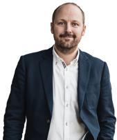 Kommentar från vd: Tredje kvartalet blev ännu ett starkt kvartal med en tillväxt på 18 % (10 % valutajusterat) jämfört med motsvarande period föregående år.