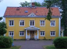 bo i tillfälliga bostäder under den tid de arbetade vid hyttan, vilket troligen rörde sig om så korta tider som ett tiotal dygn per säsong, d.v.s. vår och höst.