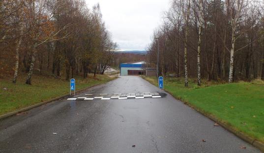 Bostadsområdet vid Pimpinellagatans slut Verksamhetslokaler vid Gårdstensvägen Pimpinellagatan ner mot Gårdstensvägen Flerfamiljbostadshus väster om Gårdstensvägen Bild 3.