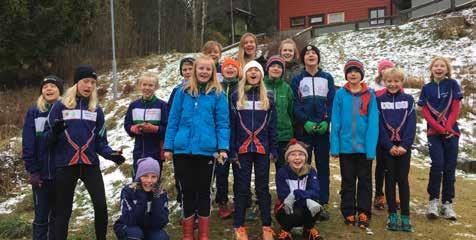 Orientering Efter att stugan belamrats av allas packning skjutsades de 21 ungdomarna till en första startpunkt. Undertecknad som var köksansvarig under helgen greppade potatisskalaren.