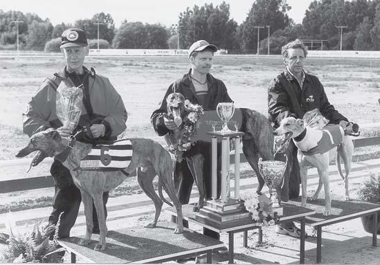 Dagen började med Consola- tionsfinal i derbyt, som Slaney Snakebit tog hem på 32.93 före Texas Ranger, 32.98. Sedan följde finalen i Garr arry Hill Memorial för veteraner över sprint.