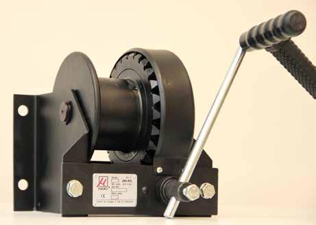 Vägghiss Wallmounted winch Vägghiss Wallmounted Winch 61/62 250, 600, 1000 kg Mjuk och lätt gång Säker automatisk lasttrycksbroms Gjutet snäckhjul och härdad snäckskruv av stål Skyddskåpa över