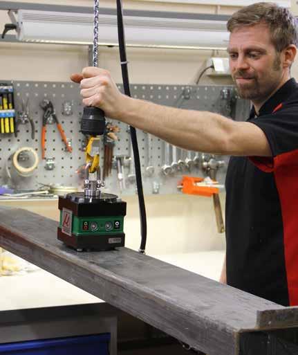 Lyftmagnet/Magnetic Lifter Lyftmagnet, elektrisk/ Magnetic Lifter, electric 255 120 kg Helautomatisk Liten och kompakt
