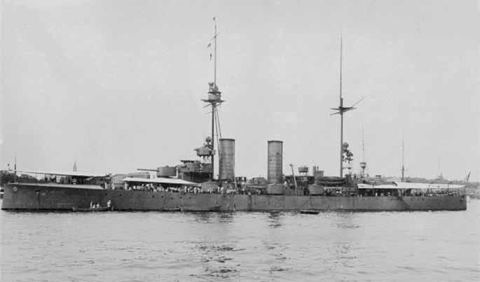 Pansarbåtsinsamlingen 1912 gav 17 miljoner kronor, som då utgjorde 10 % av försvarsbudgeten. I förhållande till vår nuvarande försvarsbudget motsvarar det ca 4 miljarder kronor. drygt 4.