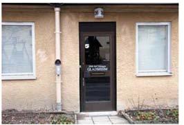 Har du något du undrar över i vår förening, små eller stora frågor, är du välkommen att ringa bovärden på tel. 08-777 70 82 eller 070-867 86 30.
