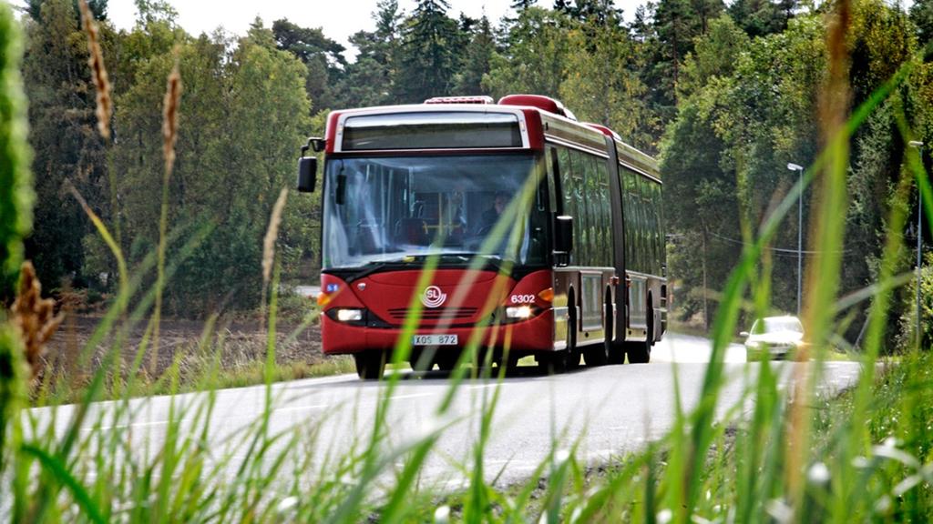 1(65) Handläggare Kenneth Bure Planeringsstudie E32 inför busstrafikupphandling Ekerö Stockholms läns landsting Trafikförvaltningen 105 73 Stockholm Leveransadress: Lindhagensgatan 100