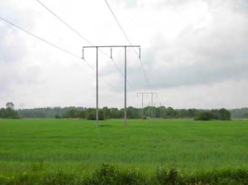 18 220 KV-LEDNING BYSINGSBERG-FINNSLÄTTEN, INKLUSIVE AVGRENING AROSVERKET 5. VERKSAMHETSBESKRIVNING 5.1 Elförbindelsens tekniska utförande 5.1.1 Översiktlig beskrivning 220 kv-ledningen omfattar olika typer av stolpar med mått som framgår av nästa avsnitt.