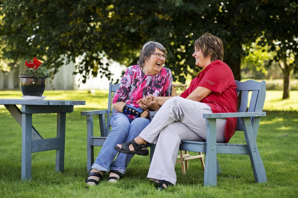 Vi har byggt ett trygghetsboende i kombination med seniorboende kan man säga. Det enda kravet är att de boende är över 65.