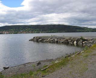 Området kring parkeringen är skräpigt och en högre skötselintensitet bör vidtas. Rekreativa värden Området är populärt sommartid och är en av Östersunds större befintliga badstränder.