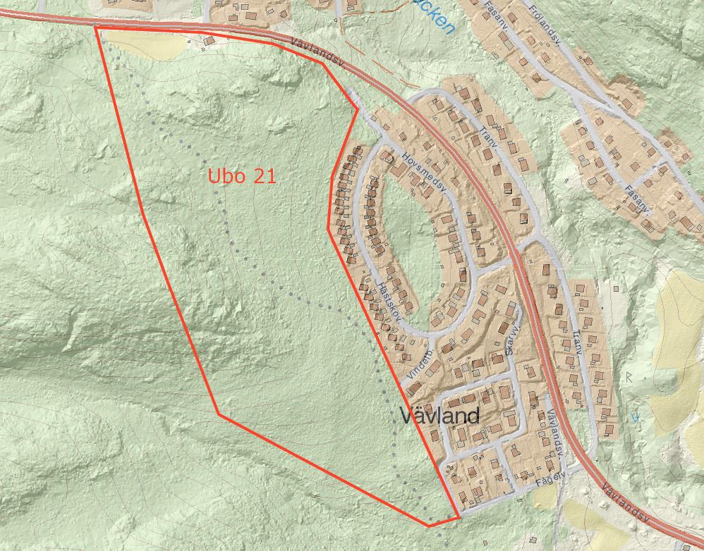 Cirka 3 kilometer till Timrå centrum. Längre avstånd till skola och förskola. Det krävs anslutningsledningar på cirka 300 meter för VA. Område i Edsgården. Ubo 21, väster om Vävland.