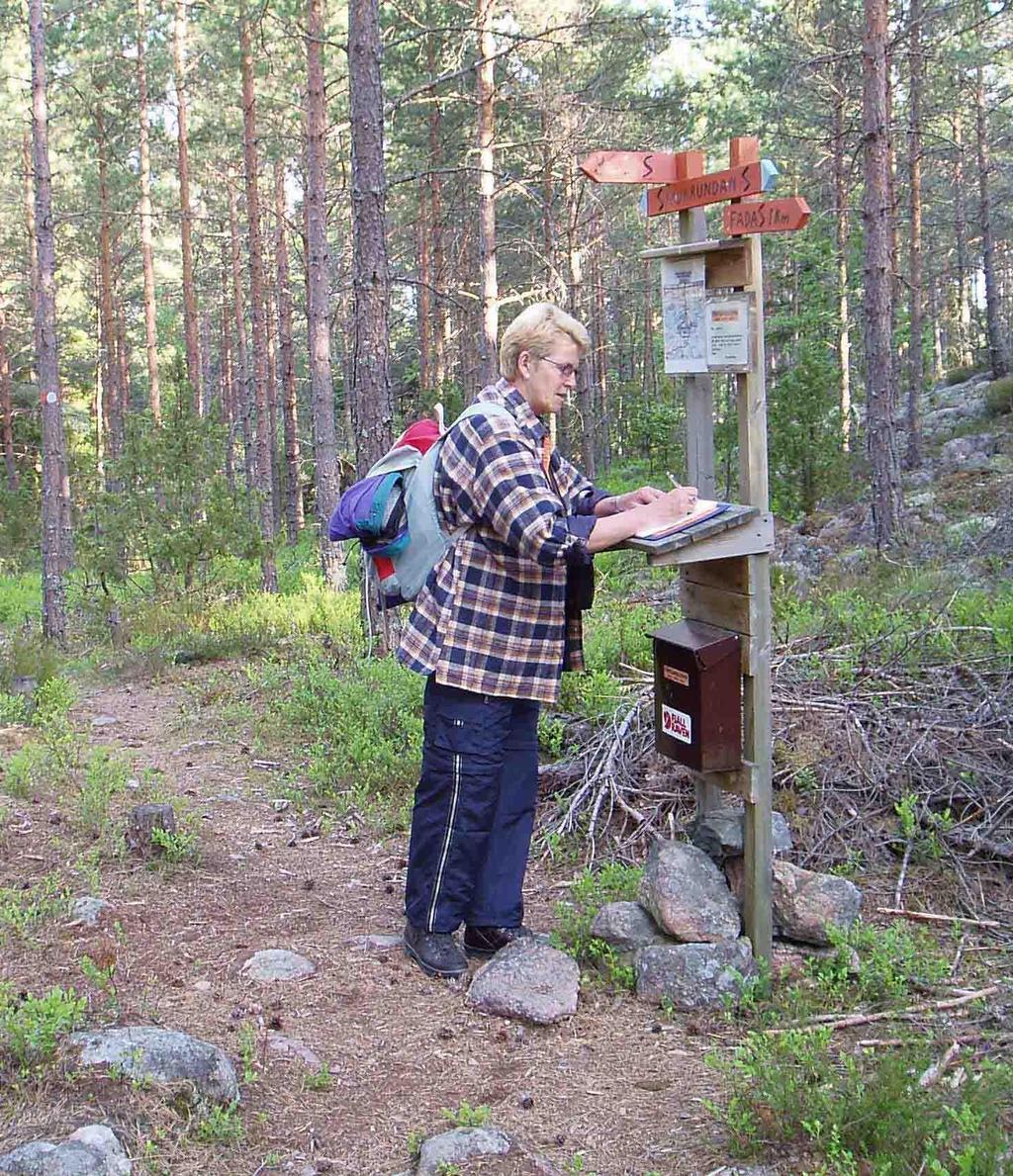 Gästböcker Finns i lådor i de flesta skärmskydden och på gästbokspulpeter.
