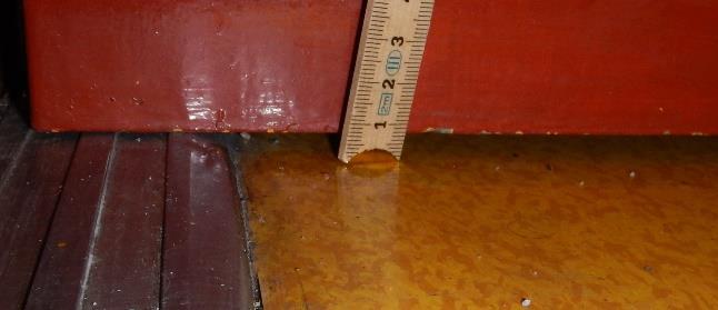 /klinkermaterial rekommenderas. Det finns plattor/klinker med tjocklek 7 12 mm, tillkommer fix 2-3 mm. Gamla golvet tas bort så att det nya golvet får plats under dörrarna.