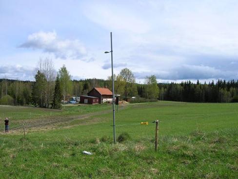 Onsjö (U 02): Lufthaltsmätningarna i Onsjö startade i juni 1996. Från början mättes SO 2, NO 2, NH 3 och O 3 men i dagsläget är endast mätningarna av NO 2 kvar.