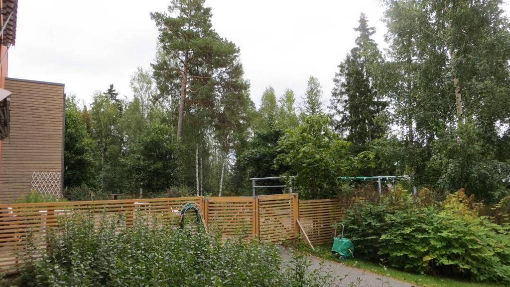 22 / 33 Konsekvenser för invånarna i Folkhälsans gruppboende Förverkligandet av planen har negativa konsekvenser för utsikten som öppnas från Folkhälsans gruppboende och dess gårdsplan.