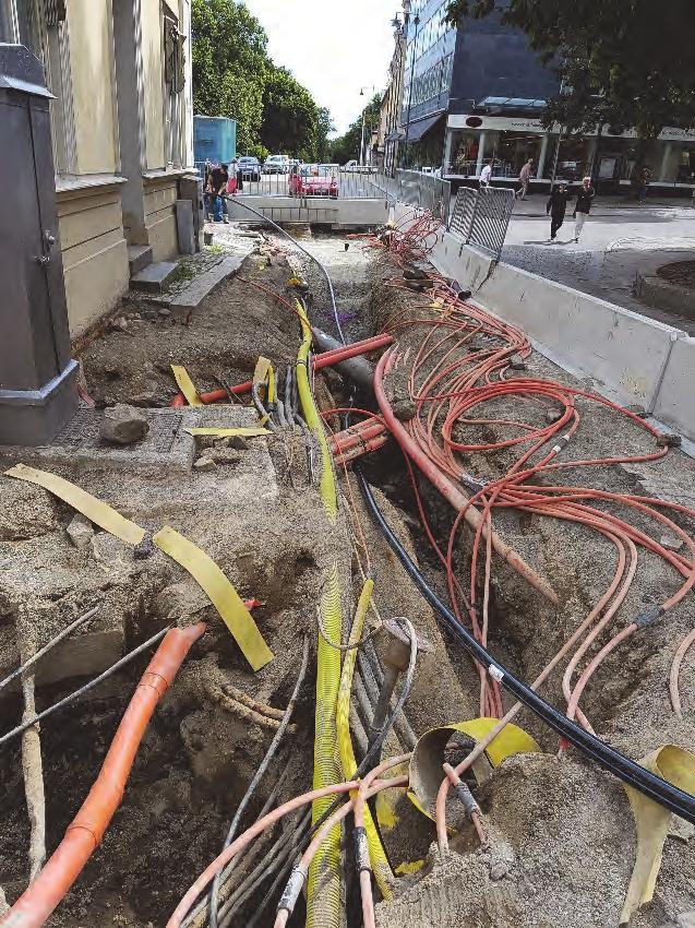 Vidare daterades en del av en mindre träkvist som hade låg egenålder. 14C-prov skickades in för datering till Ångströmlaboratoriet vid Uppsala universitet. Figur 5.