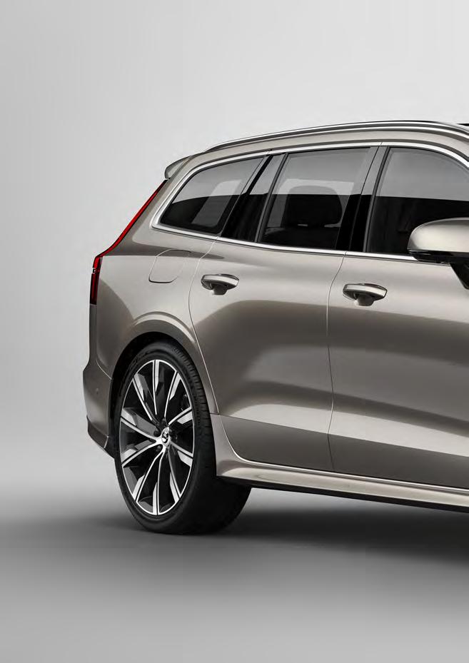 VOLVO V60 GÖR DEN TILL DIN. Volvo Cars stylingtillbehör är skapade av vårt eget designteam för att perfekt komplettera linjerna hos V60 och förstärka bilens dynamiska, moderna karaktär.