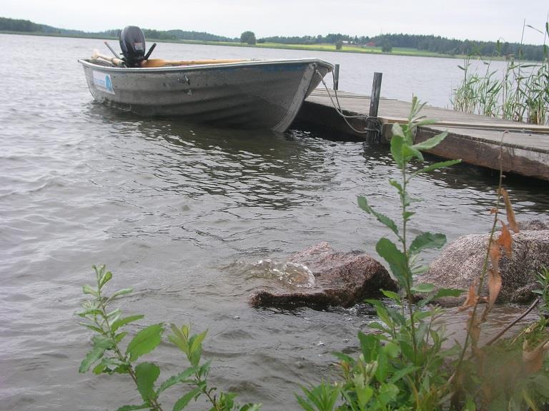Inmätning av vattenstånd Inmätning av vattenståndet gjordes mot en spets på ett block vid strandkanten i sjöns nordöstra del vid position X6602262/Y1627800 (RT90).