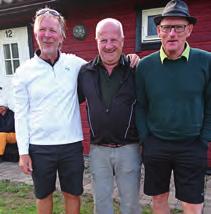 Efter en tidig morgon landade vi på Äppelgårdens GK strax utan för Båstad. Bollarna var efter seedning lottade redan på hemmaplan och första dagen blev det singel inkl Jokerboll.