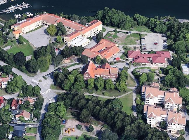 I de ekonomiska tabellerna redovisar vi skillnaderna mellan majoritetens beslut i kommunstyrelsen 2017-10-26 och våra förslag till fullmäktige.