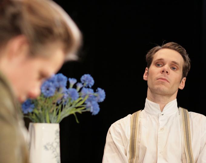 Inspicient/Föreställningstekniker Thomas Eskilsson, Anders Johansson, Daniel Kullman, Hans Wendel Dramaturg Stellan Larsson Programredaktör Carin Hebelius Informations- och försäljningschef Pella