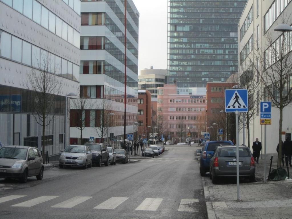 8 Parkering Parkering utgörs av markparkering samt av parkeringsgarage under hus 4 och 5.