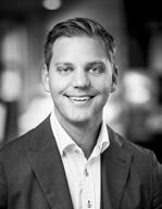 Utbildning: Fil. kandidatexamen Huvudsaklig arbetslivserfarenhet: VD SYSteam Uppdrag: Styrelseordförande i Simonsson gruppen AB, TOSITO Invest AB m. fl.