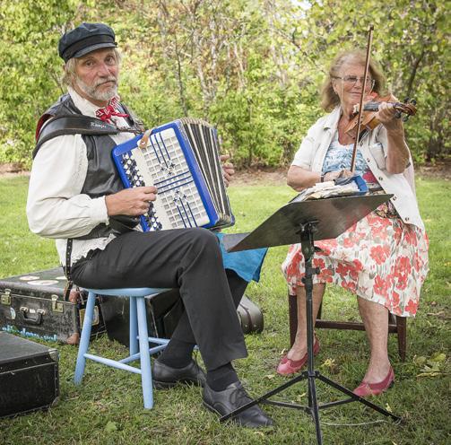 Trädgårdsfest på sommarlovets sista dag En ny tradition skapades söndagen innan skolornas hösttermin började.