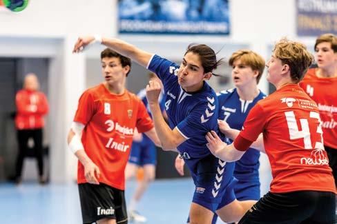 VERKSAMHETSBERÄTTELSE RÄTTSKOMMITTÉN 2017/2018 RÄTTSKOMMITTÉN HAR UNDER SÄSONGEN 2017/2018 HAFT TVÅ STYCKEN PROTOKOLLFÖRDA MÖTEN FRAM TILL OCH MED BÖRJAN AV APRIL 2018 OCH ANTALET BEHANDLADE ÄRENDEN