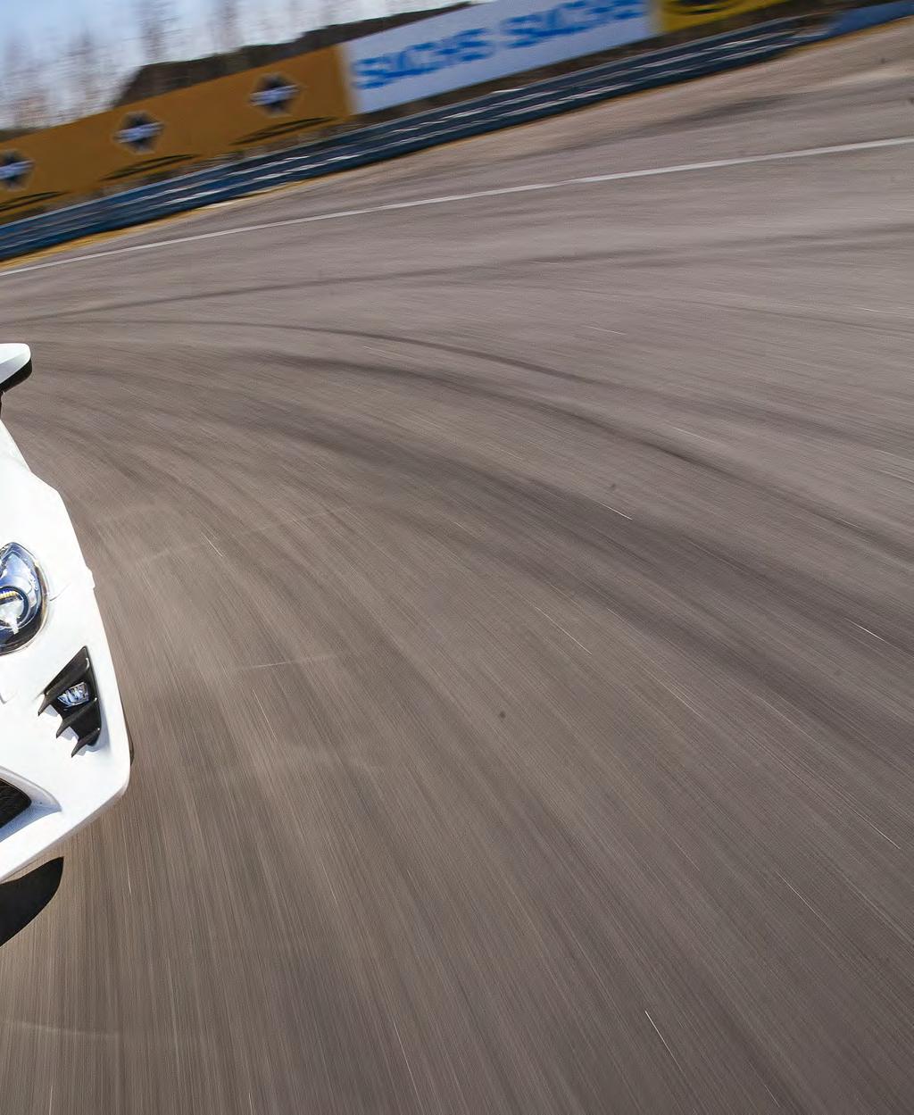 Y-BIL Lägre varvtid runt racerbanan utan att höja motoreffekten det är vårt mål med projekt Toyota GT86. Men hur påverkas bilen blir den stum och stötig eller till och med mer komfortabel längs vägen?