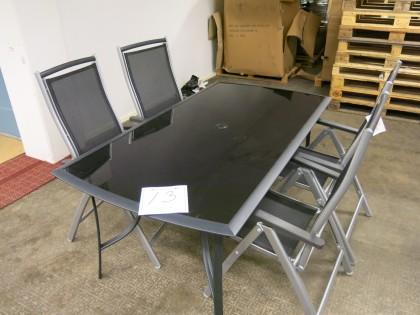 Bord svart alu med glasskiva och 4st positions