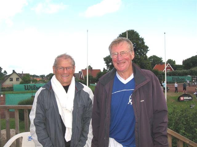 Roul Rohlsson till vänster har spelat färdig sin match mot Rolf Westman.