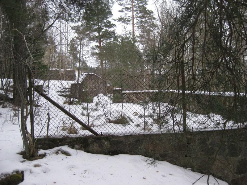 (Bild 7) Sommarstugeterrasserna vid Vårgård.