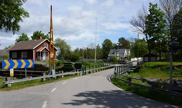Slussvaktarstuga, flera broar, sluss och kanal en teknikintensiv plats med många kultur- och