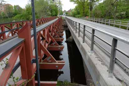 Vägen över bron är tämligen odramatisk.
