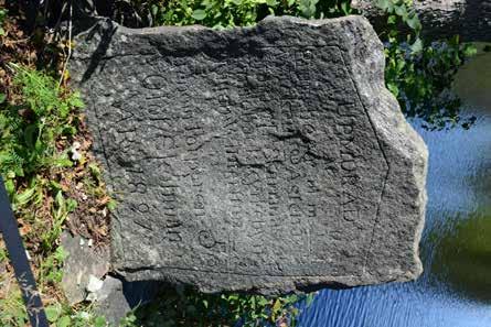 17-503-1 Bro över Sävelns utlopp vid Brunsberg Stenbron vid Brunsberg är en lång stensatt konstruktion som går över vattnet i en långsträckt kurva.